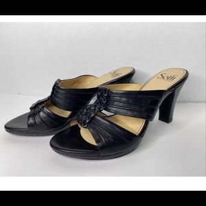 Sofft Women Size 8M leather Slides Heels Sandals